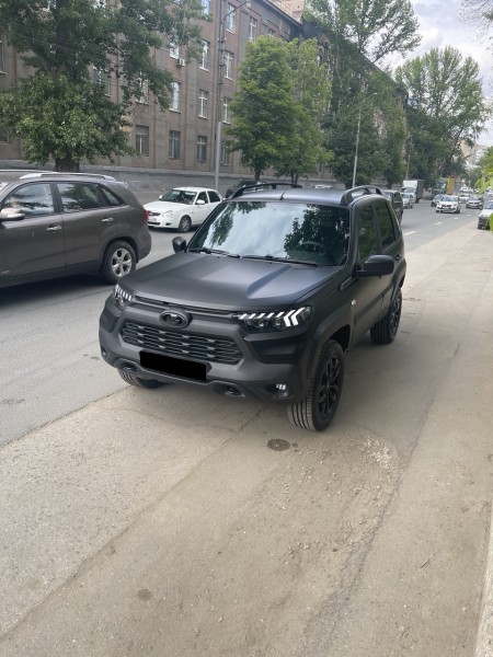 Lada Niva Travel