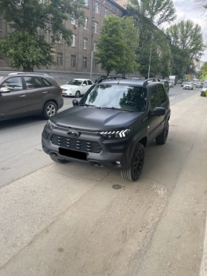 Lada Niva Travel